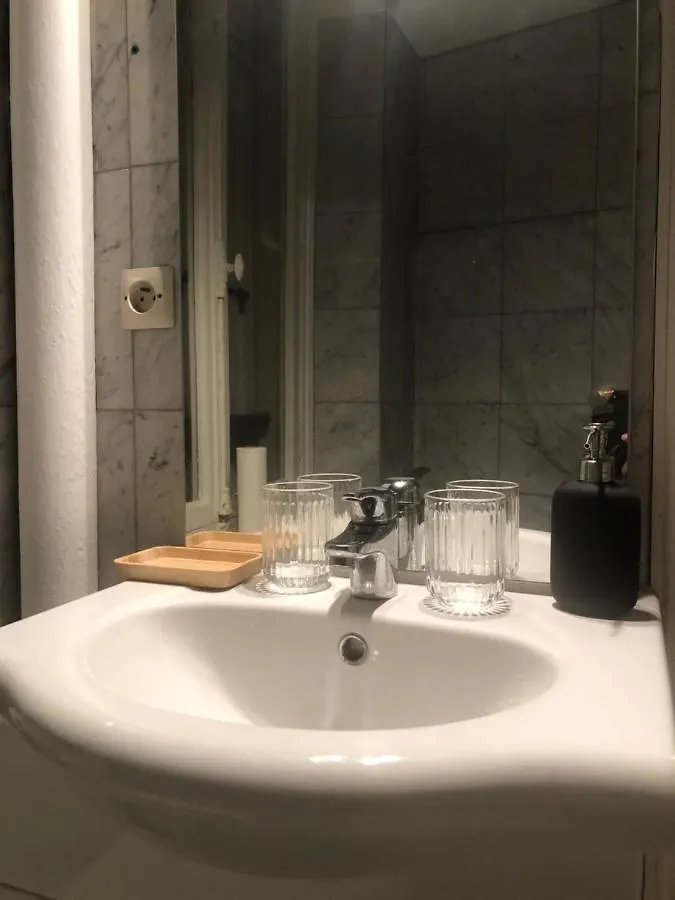 Cosy 2 Room 50M2 Parisian Classic Flat - Passy, 16Th Arrondissement, Near Eiffel Tower