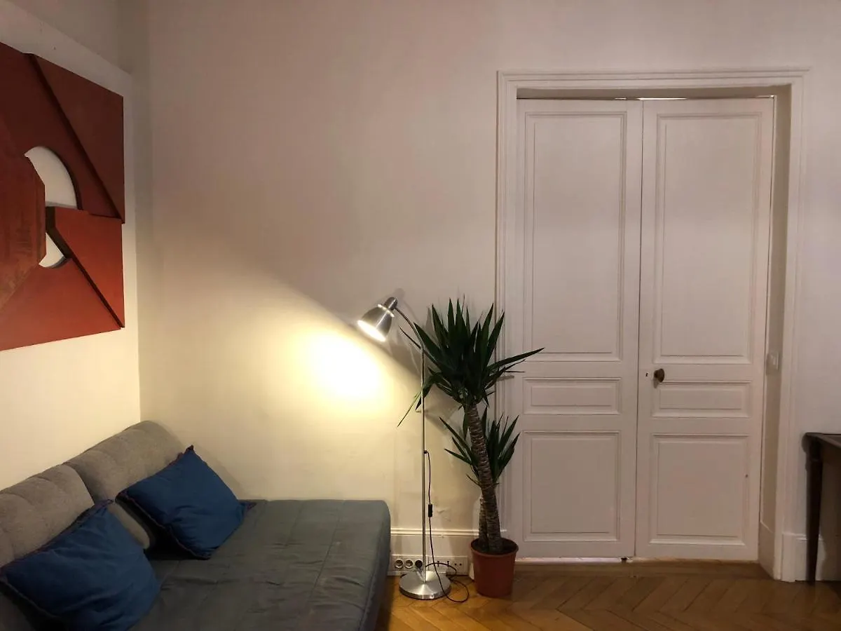 Cosy 2 Room 50M2 Parisian Classic Flat - Passy, 16Th Arrondissement, Near Eiffel Tower